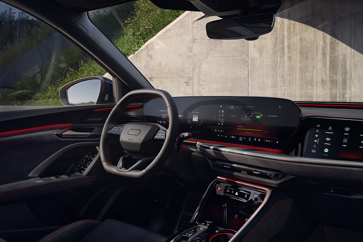 Audi Q5 Sportback e-hybrid notranjost.