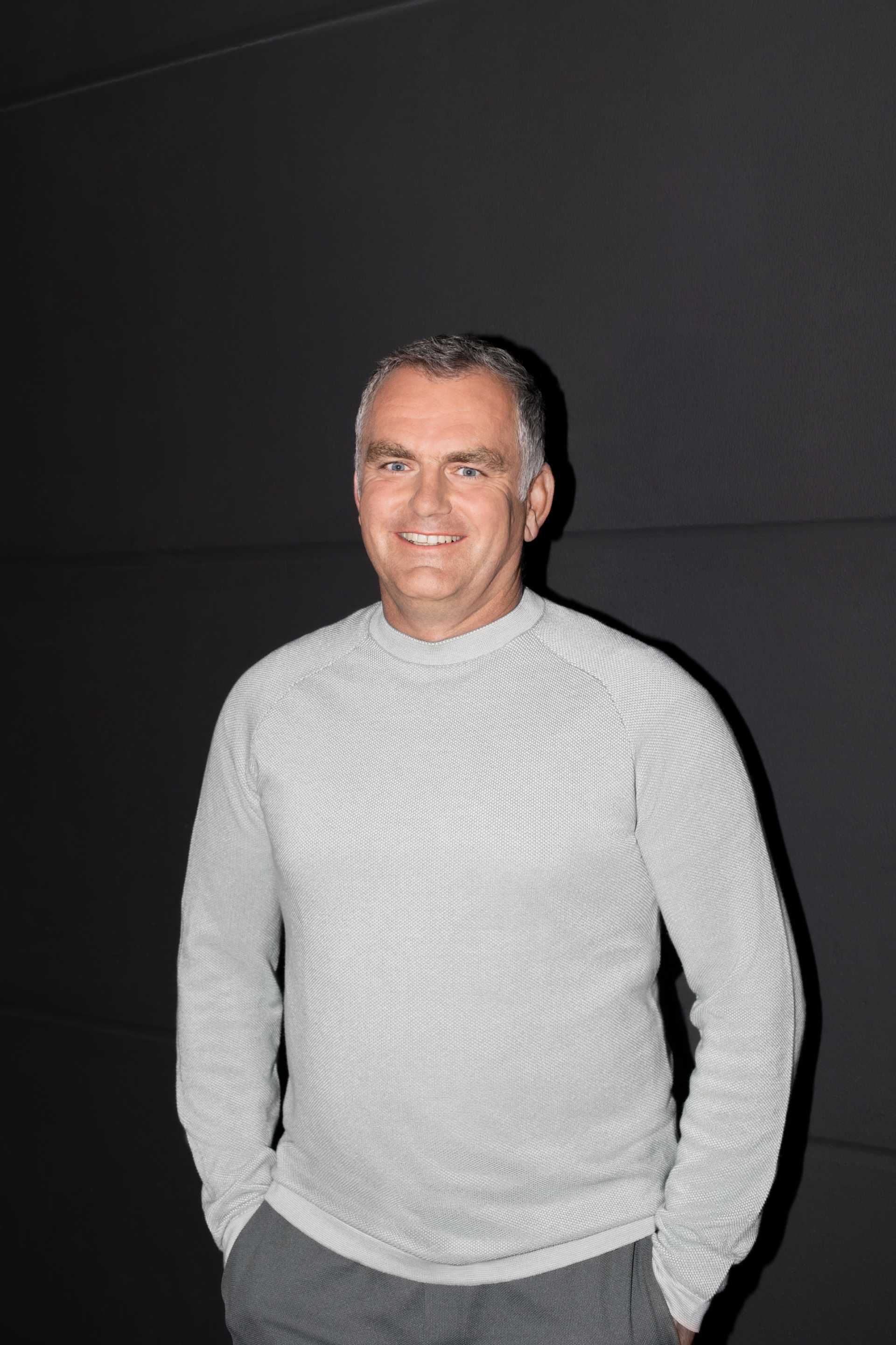 Portret inženirja znamke Audi Rolanda Sagerja.