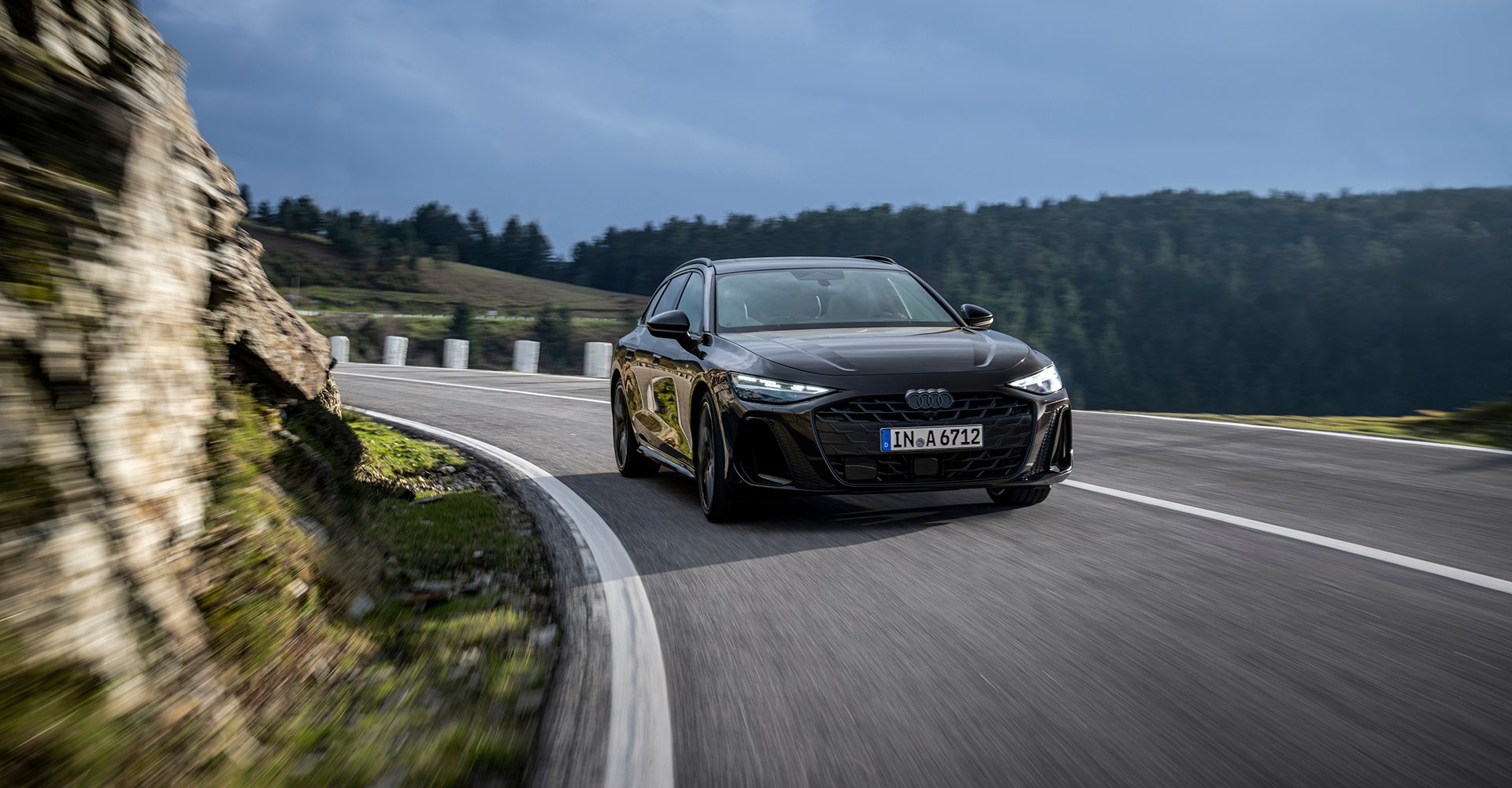 Audi A6 Avant med vožnjo. 