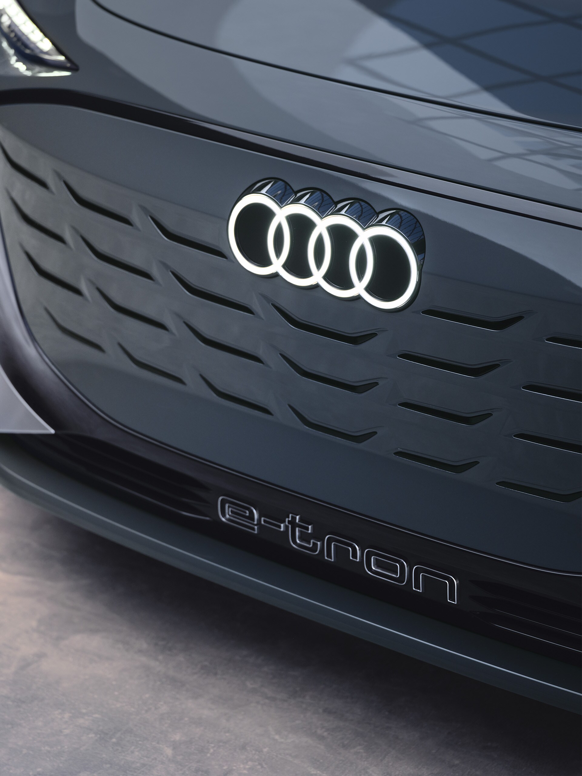 Audi A6 Avant e-tron od spredaj