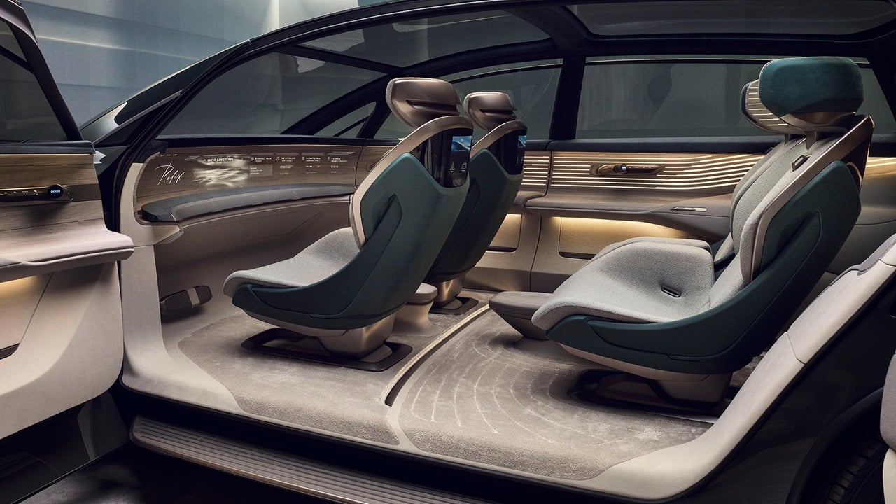 Notranjost konceptnega vozila Audi urbansphere.