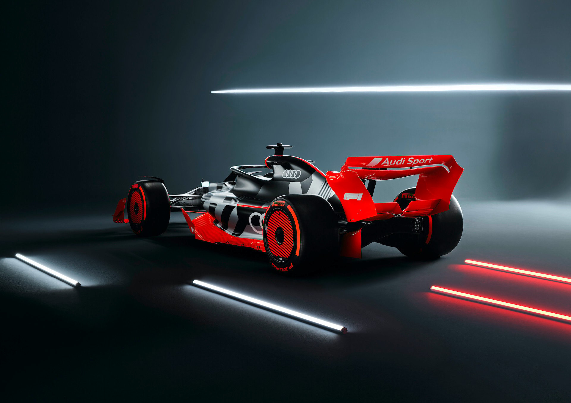 Razstavni dirkalnik Audi F1 z barvno shemo Audi Launch Livery