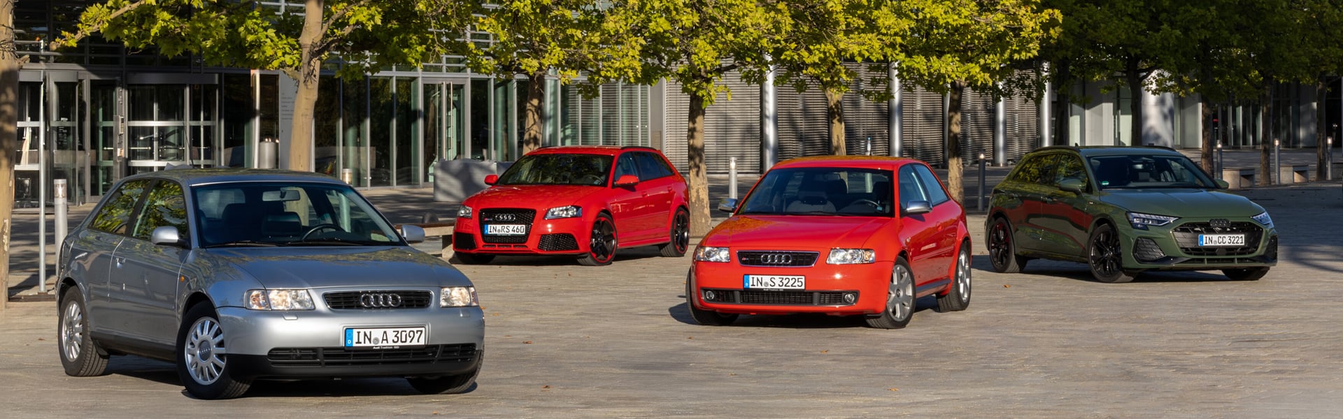 Štiri generacije: Audi A3 (1997), Audi S3 (2002), Audi RS 3 Sportback (2011) in aktualni Audi A3 Sportback.