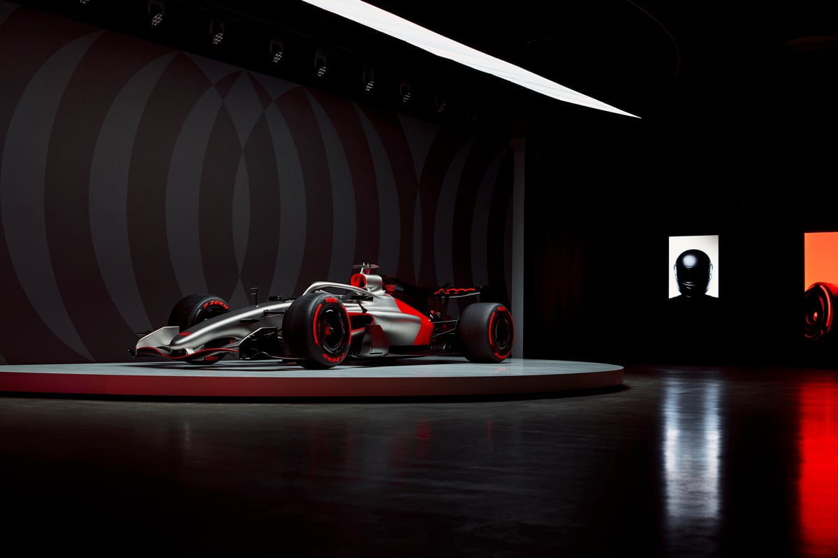 Pogled na konceptno vozilo Audi R26 Concept od strani