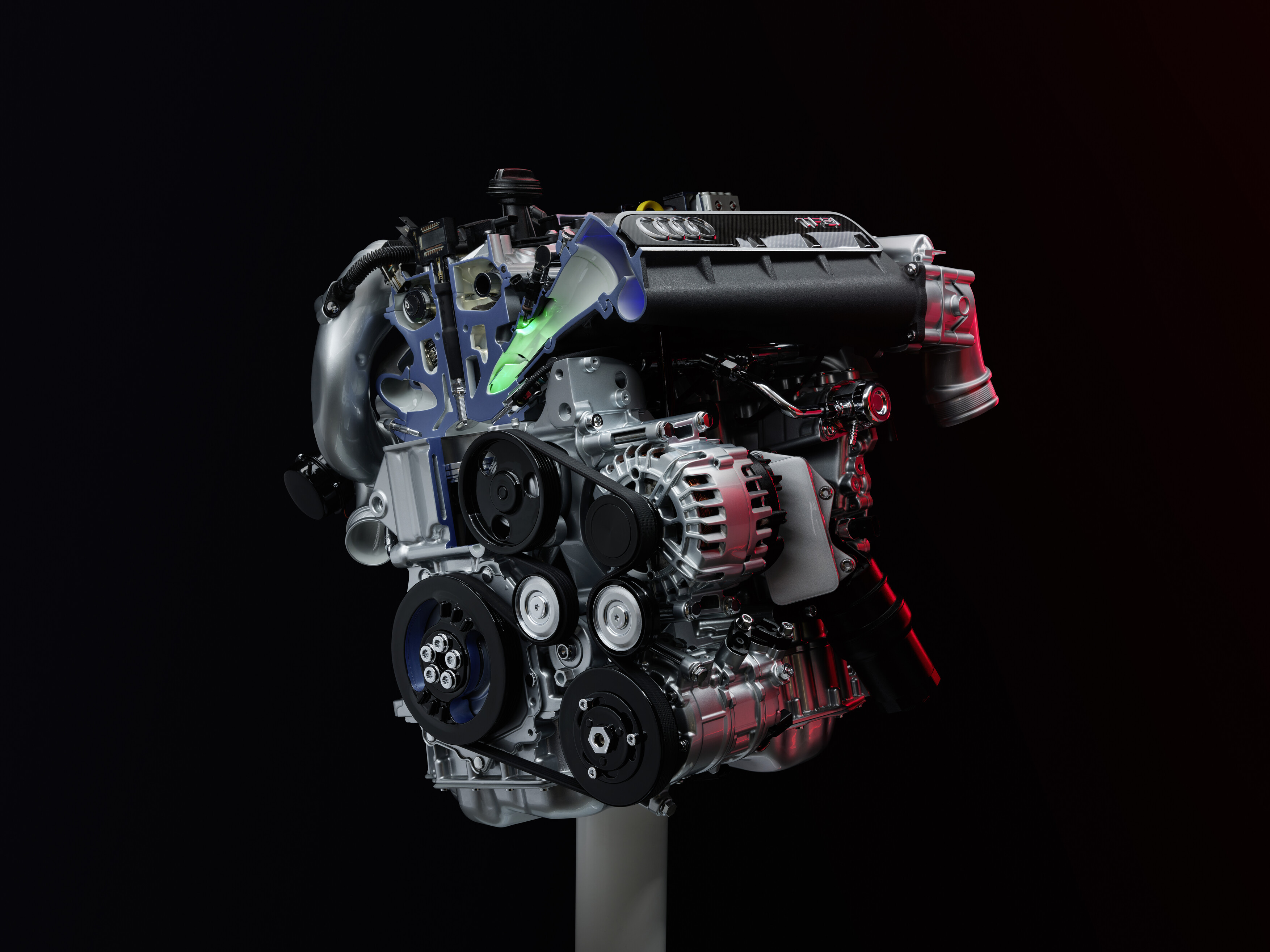 Audi 2.5 TFSI petvaljni motor