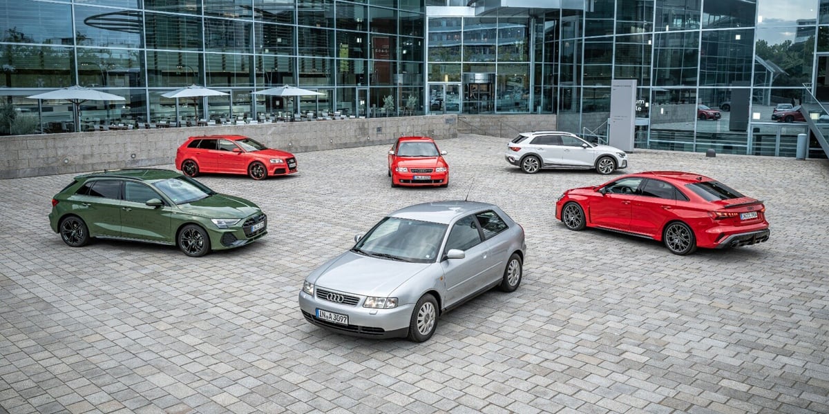 Srečanje generacij (v smeri urnega kazalca): A3 iz leta 1997 (aluminijasto srebrna); A3 Sportback (district zelena); RS 3 Sportback iz leta 2011 (misano rdeča, zadaj levo); S3 iz leta 2002 (absolute rdeča, zadaj na sredini); A3 allstreet e-hybrid (ledeniško bela); RS 3 limuzina (progresivno rdeča, spredaj desno).