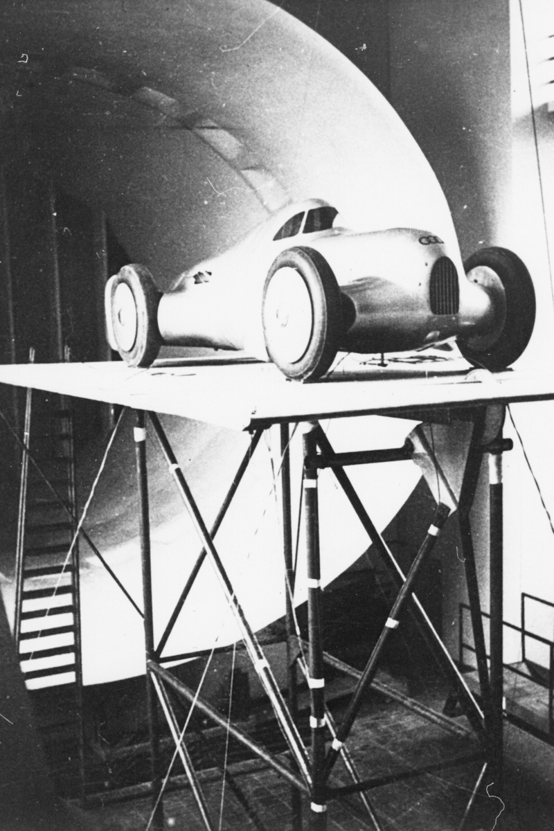 Model Auto Union v vetrovniku iz tridesetih let dvajsetega tisočletja