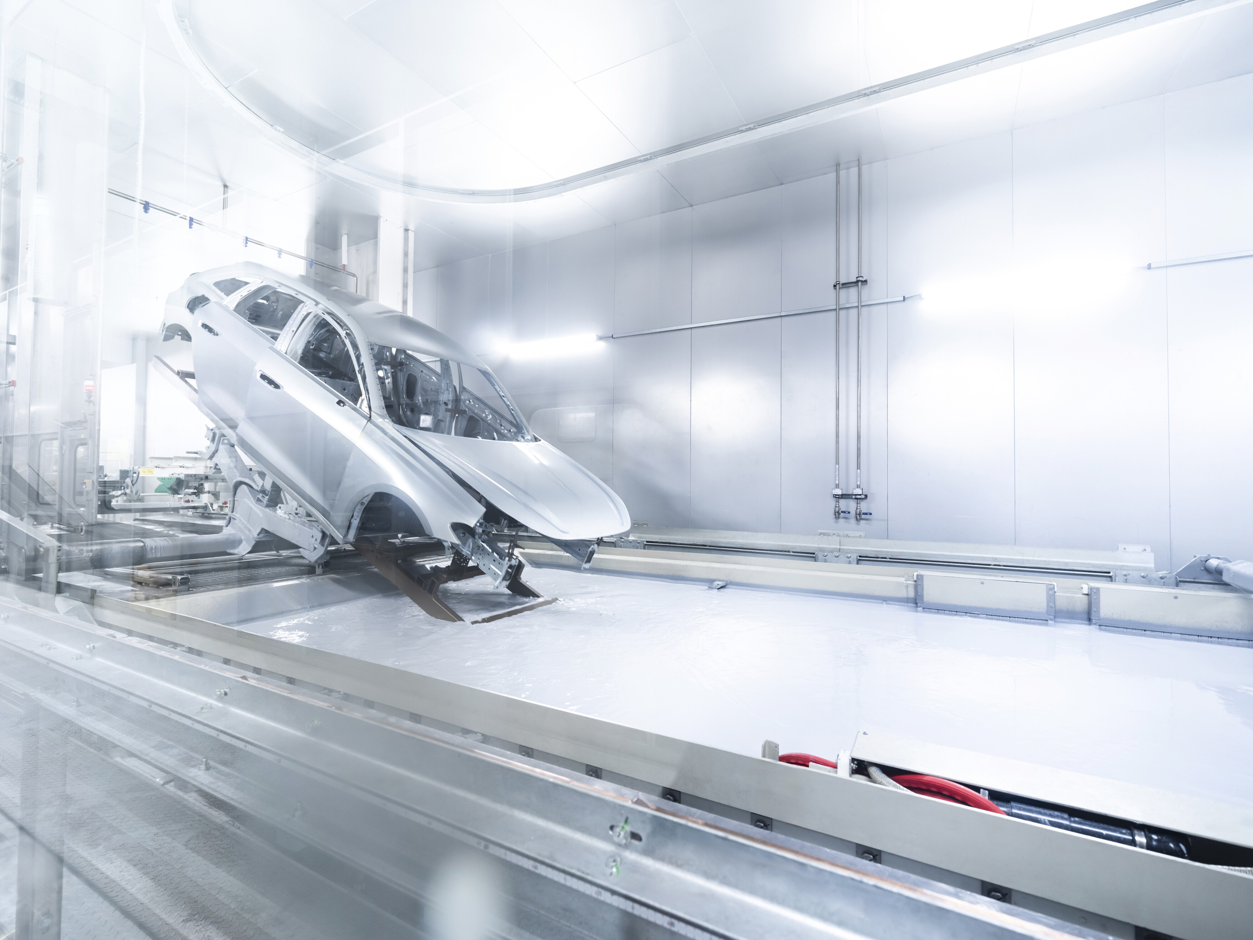 Rešitev ProcessGuardAIn v realnem času nadzoruje proizvodne procese.