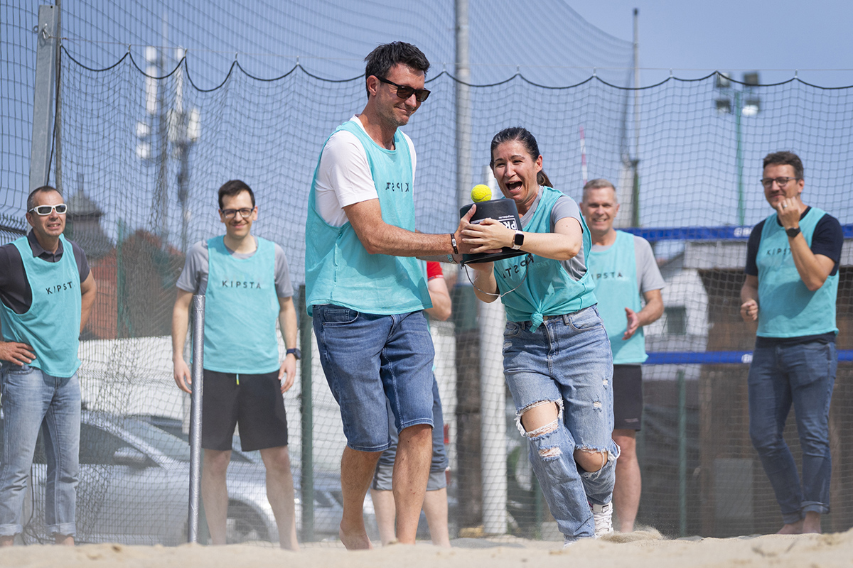 Zaposleni skupine Porsche v Sloveniji za projekt #JoinTheMovement.